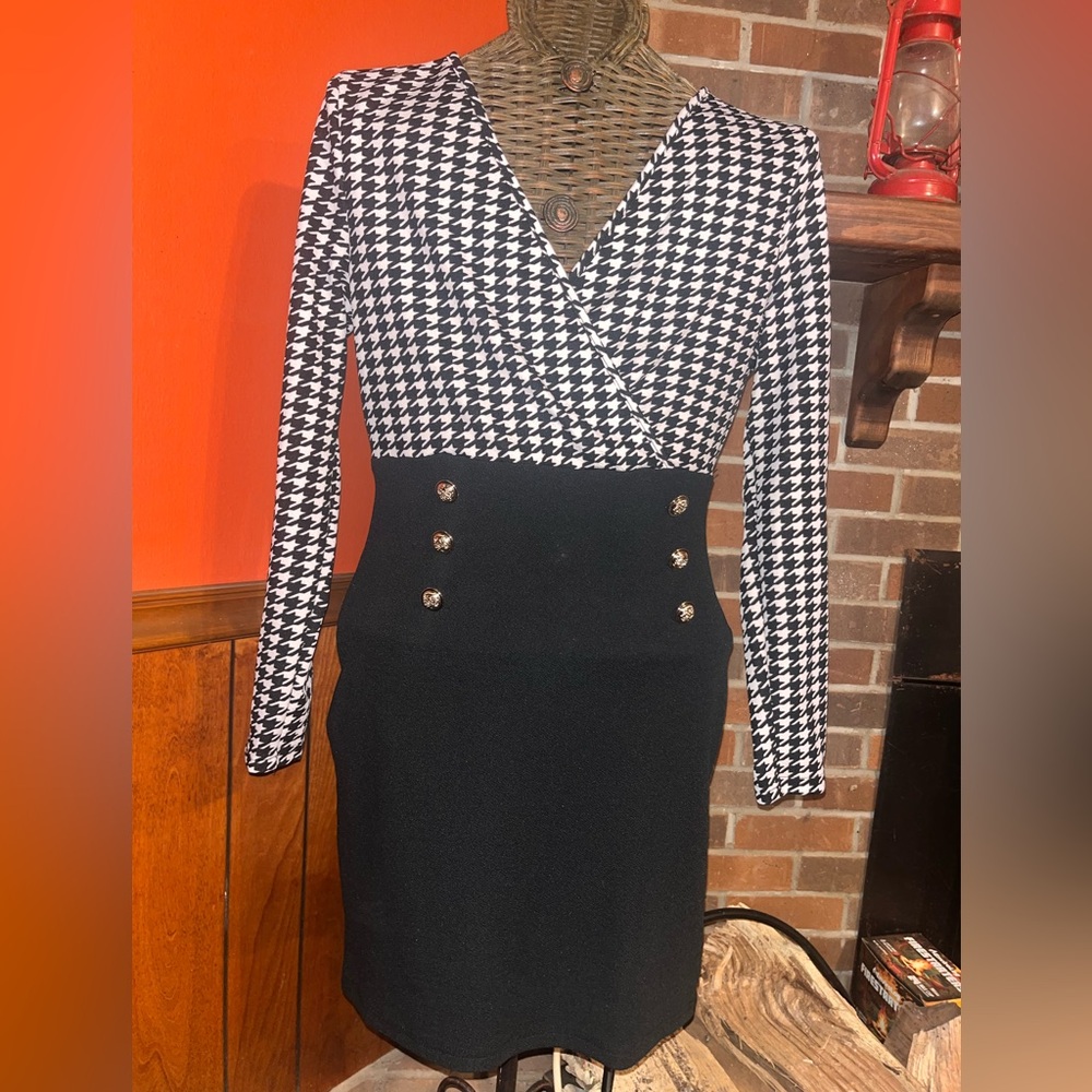 Black and White Houndstooth Patterned Dress